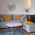 Apartments And Rooms With Parking Space Makarska - 6767